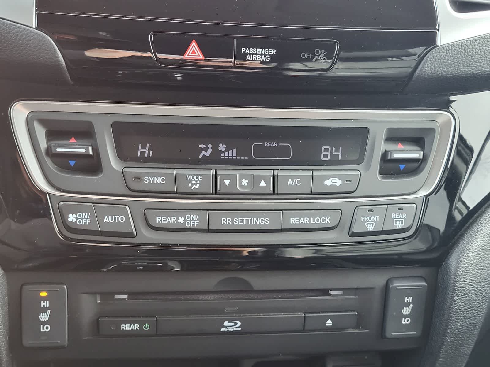 Thumbnail: 2018 Honda Pilot - 24