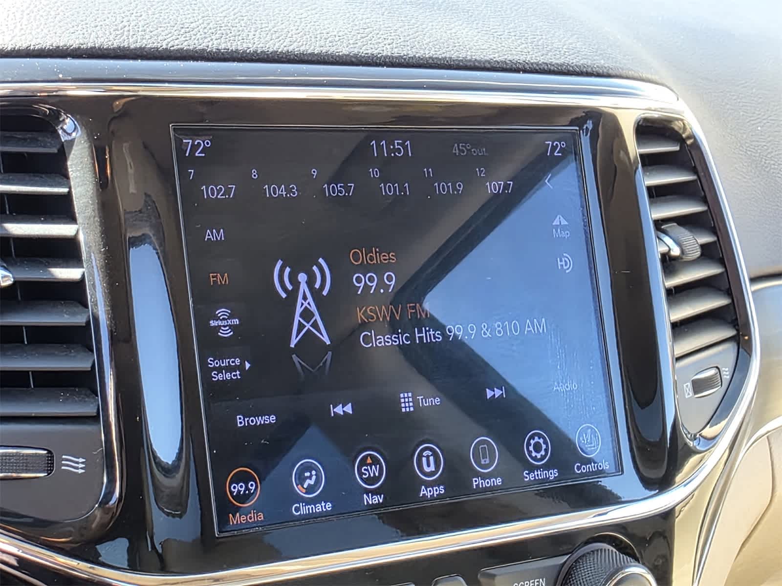 Thumbnail: 2021 Jeep Grand Cherokee - 22