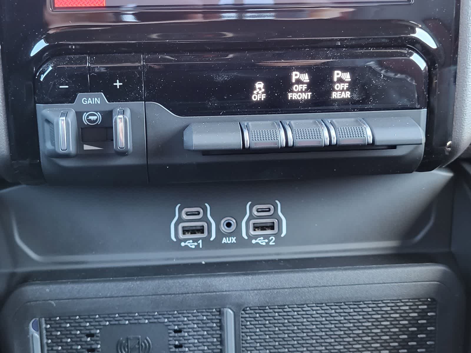Thumbnail: 2026 RAM 1500 - 18