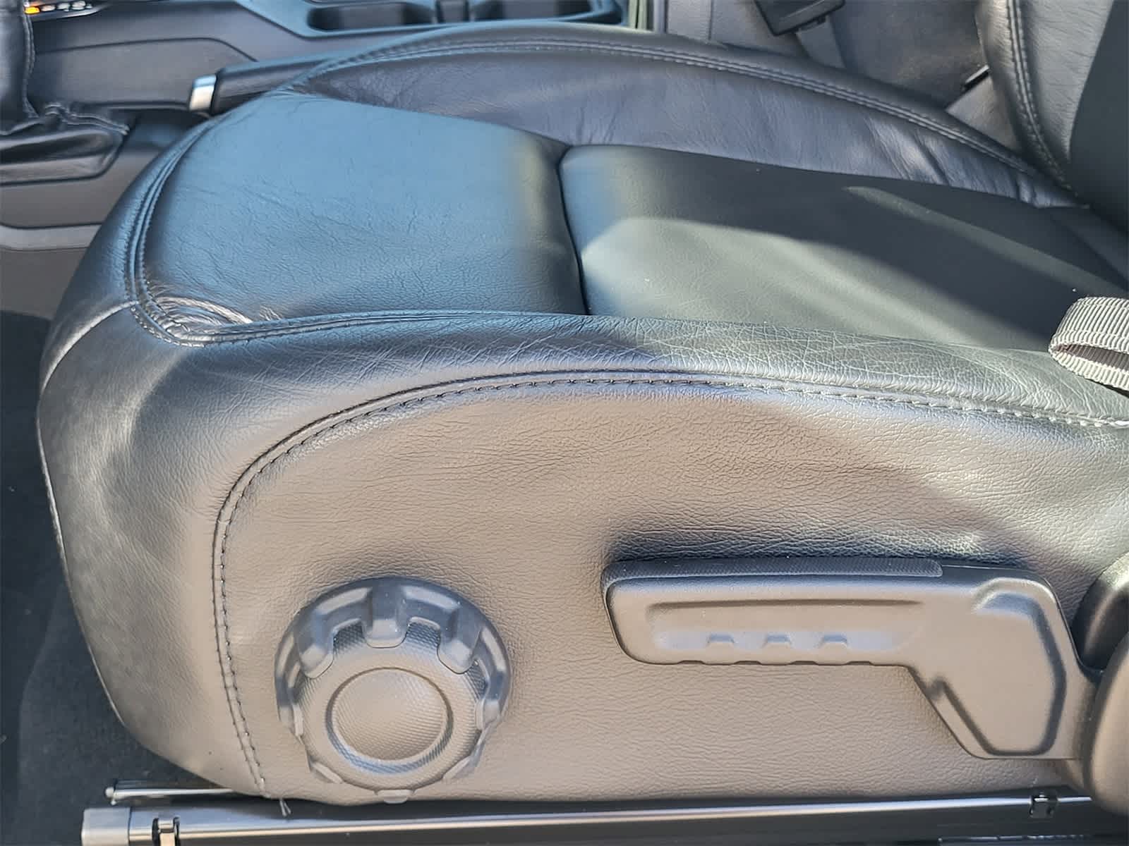 Thumbnail: 2025 Jeep Wrangler - 21