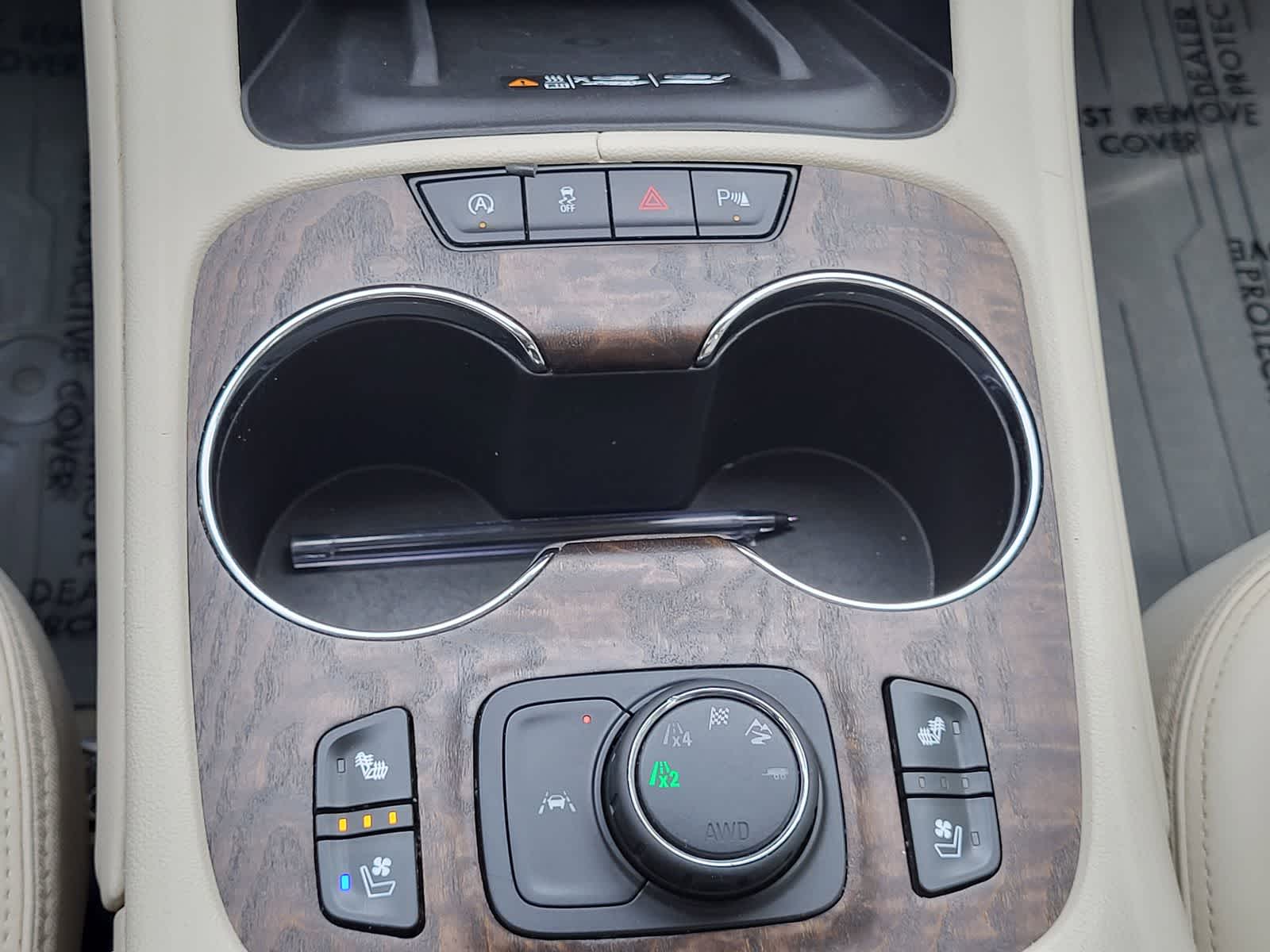 Thumbnail: 2020 GMC Acadia - 25