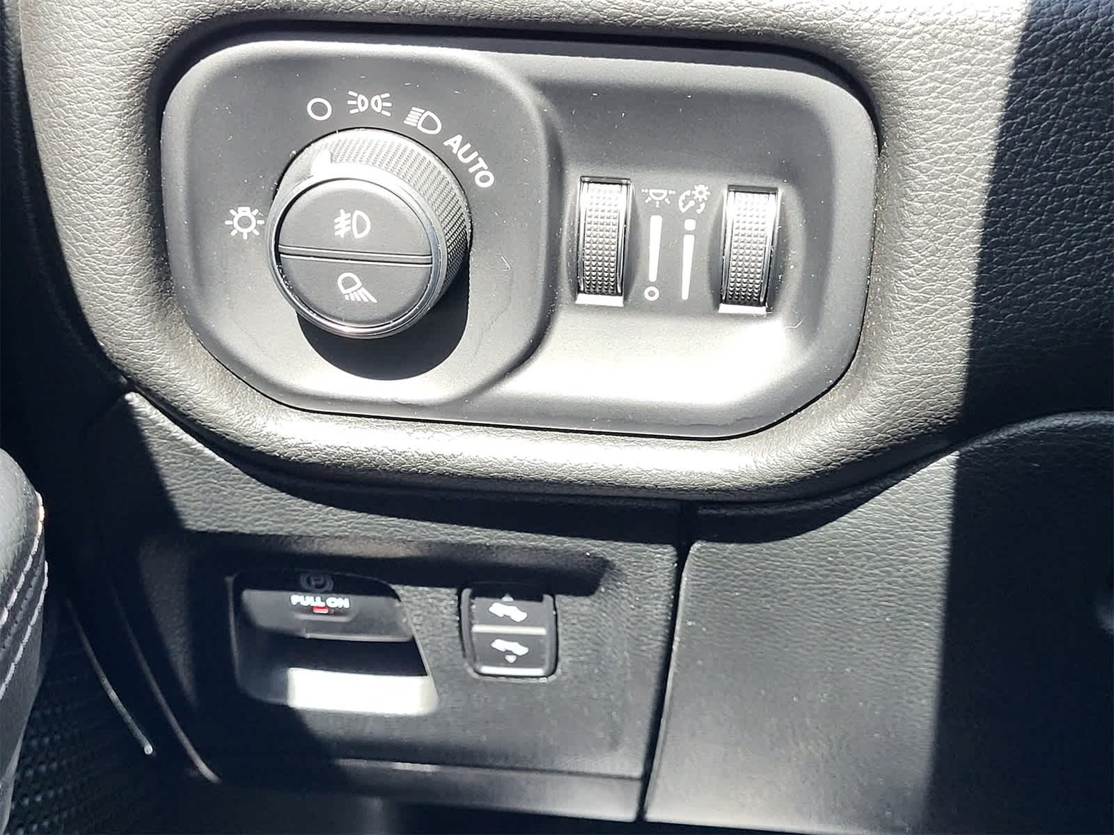 Thumbnail: 2024 RAM 1500 - 17