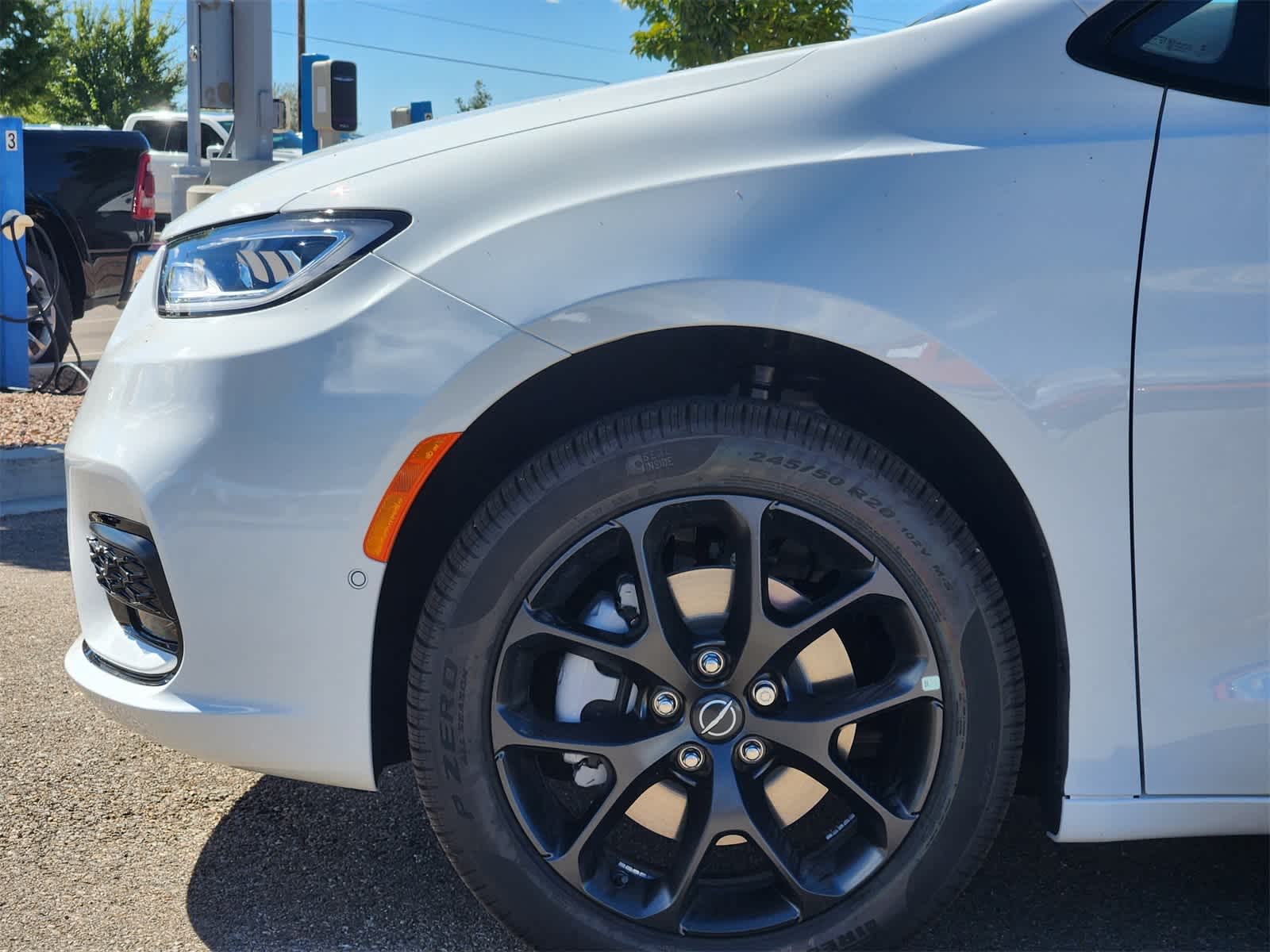 Thumbnail: 2026 Chrysler Pacifica - 9