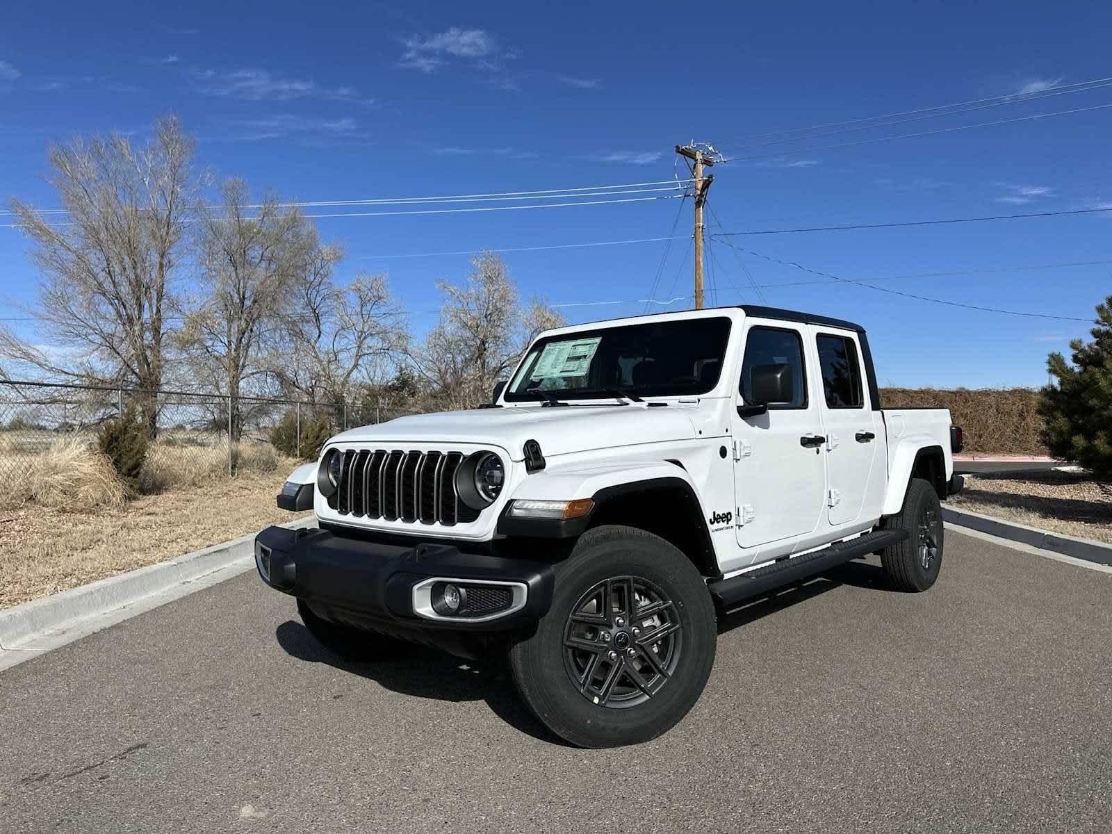 Thumbnail: 2025 Jeep Gladiator - 31