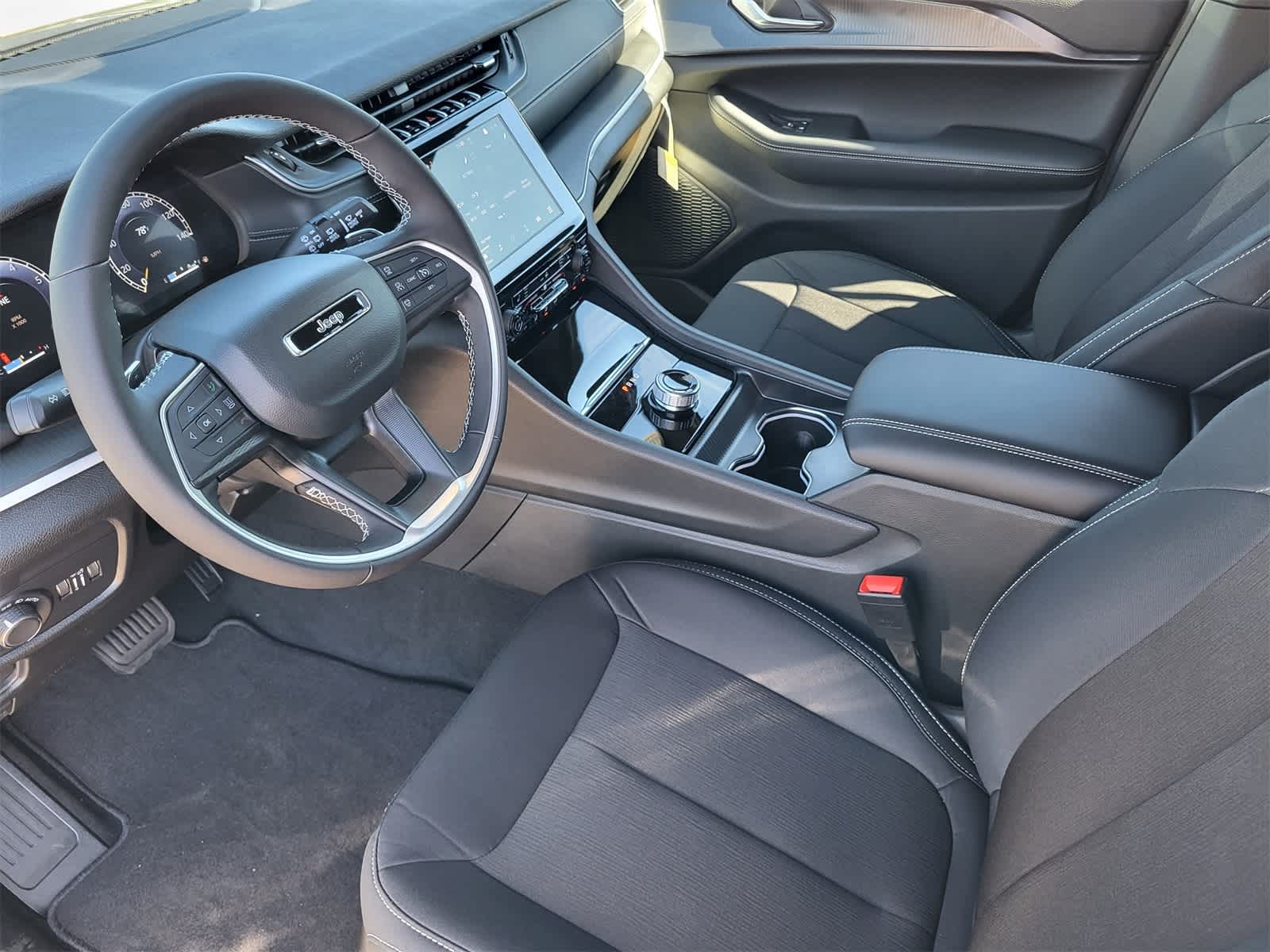 Thumbnail: 2025 Jeep Grand Cherokee - 9