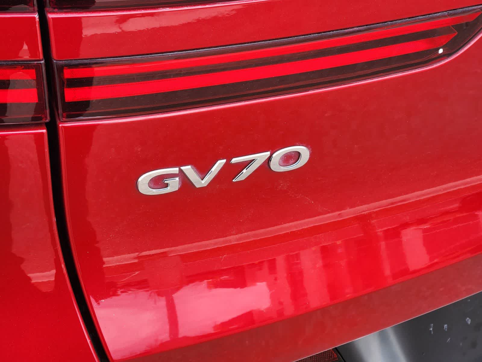 Thumbnail: 2022 Genesis GV70 - 11