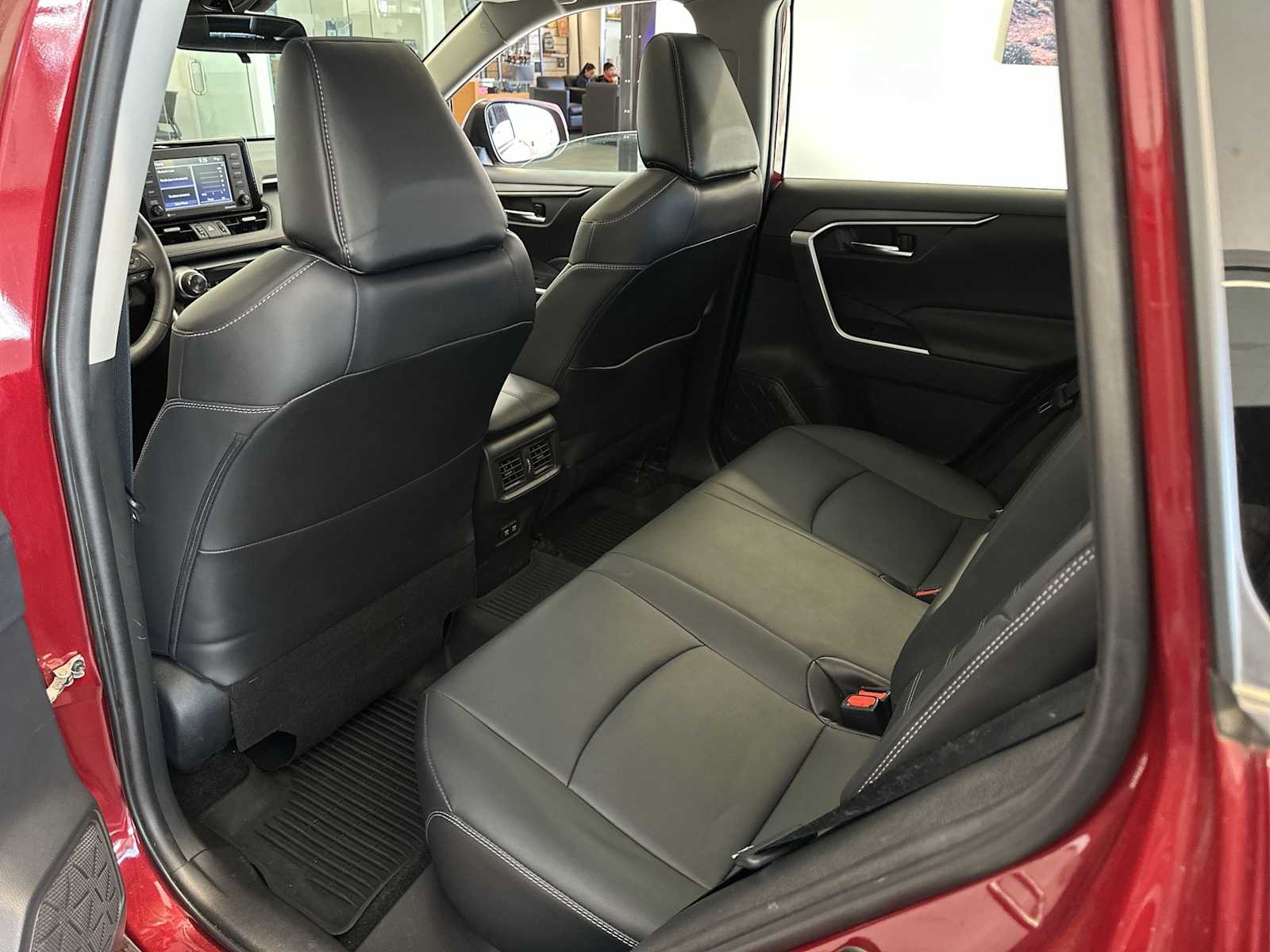 Thumbnail: 2020 Toyota RAV4 - 18