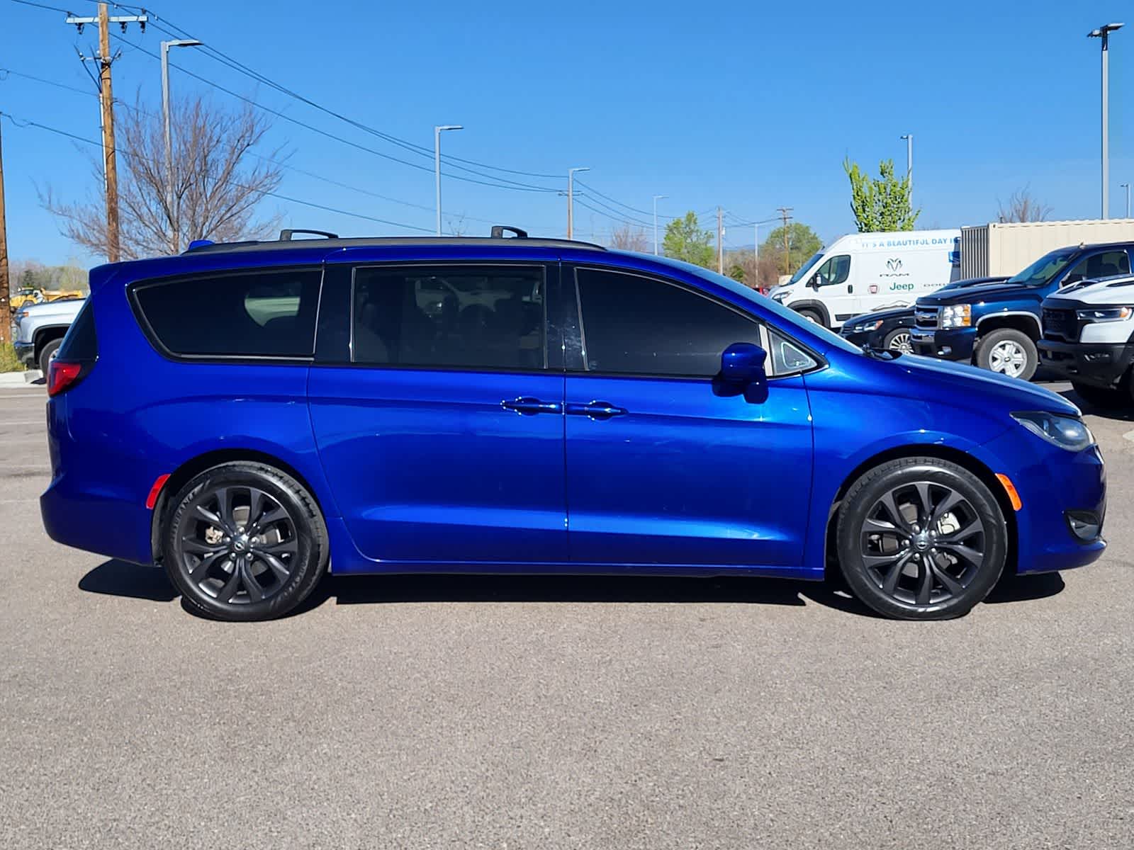 Thumbnail: 2020 Chrysler Pacifica - 4