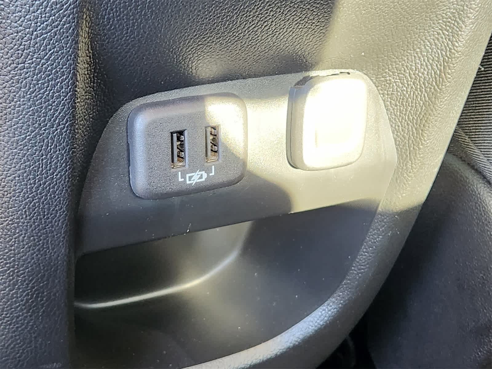 Thumbnail: 2022 Chevrolet Colorado - 22