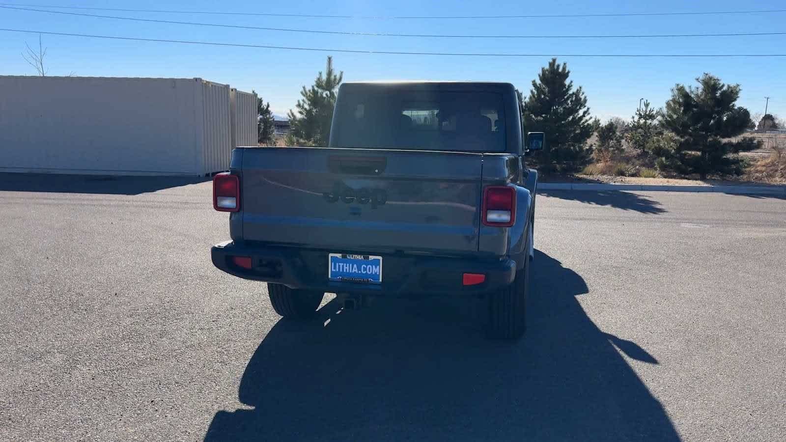 Thumbnail: 2025 Jeep Gladiator - 10