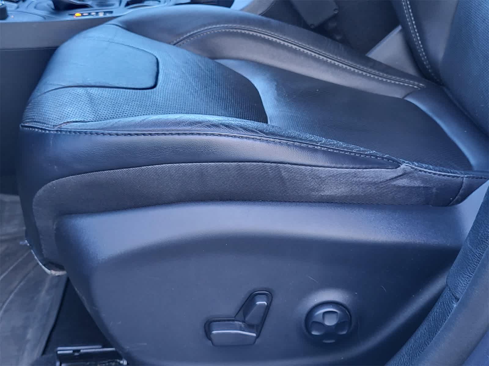 Thumbnail: 2021 Jeep Cherokee - 22