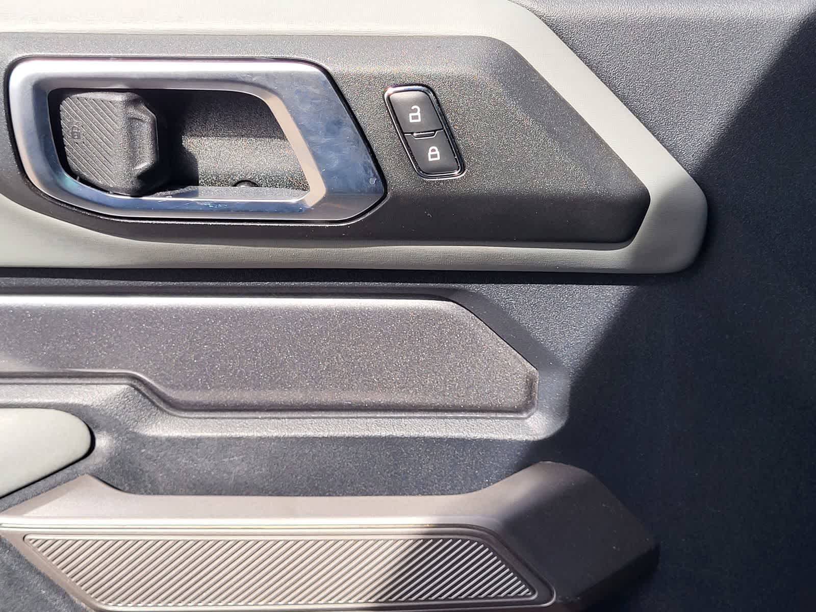 Thumbnail: 2022 Ford Bronco - 14