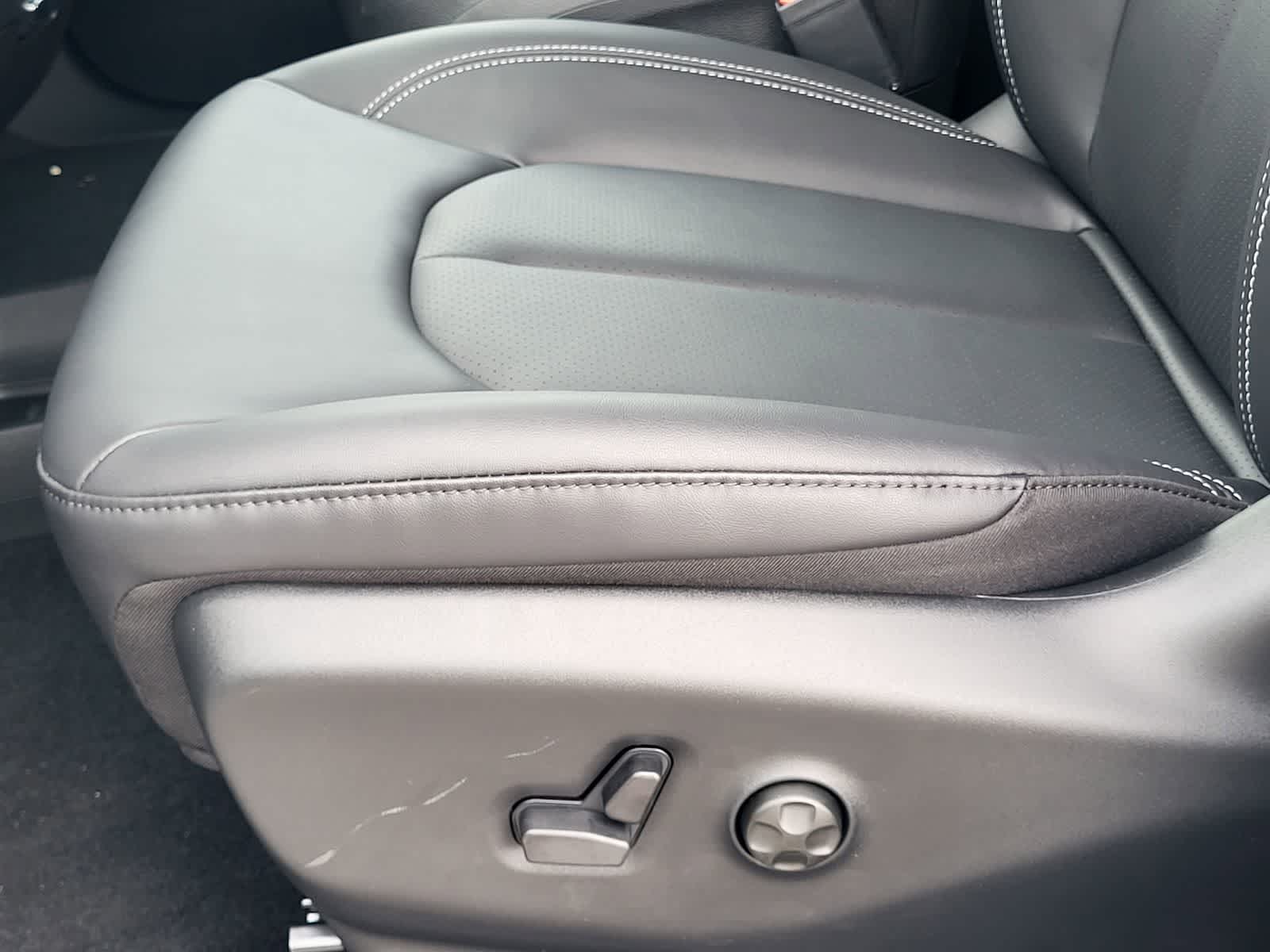 Thumbnail: 2026 Chrysler Pacifica - 16