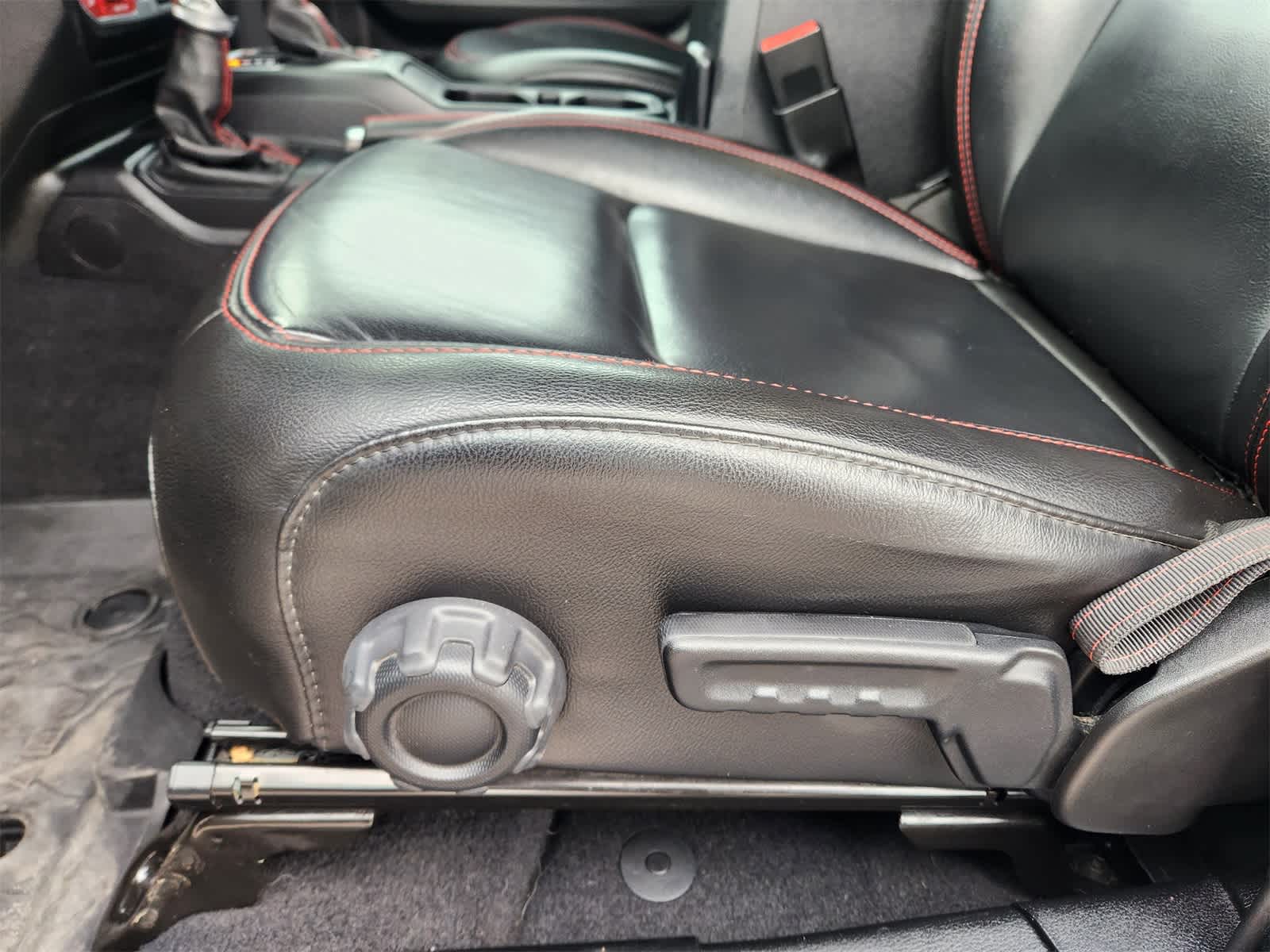 Thumbnail: 2020 Jeep Wrangler - 14