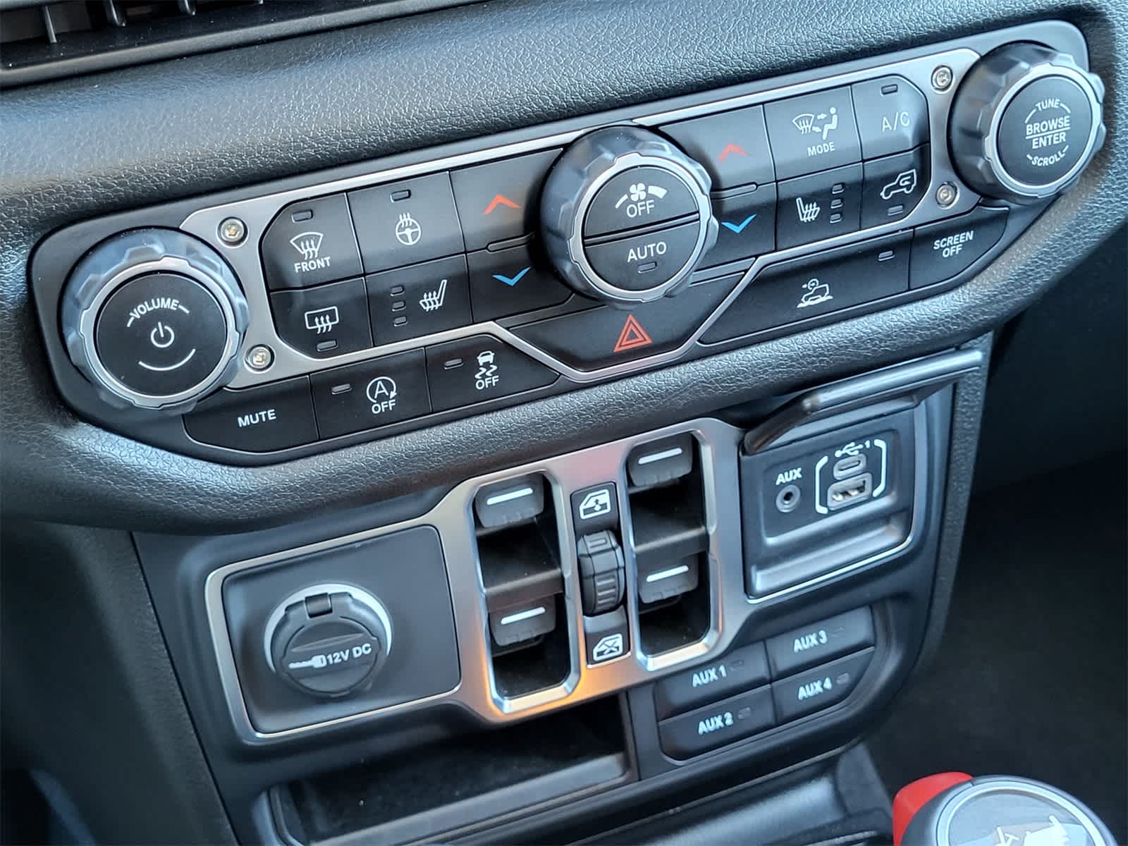 Thumbnail: 2025 Jeep Wrangler - 17