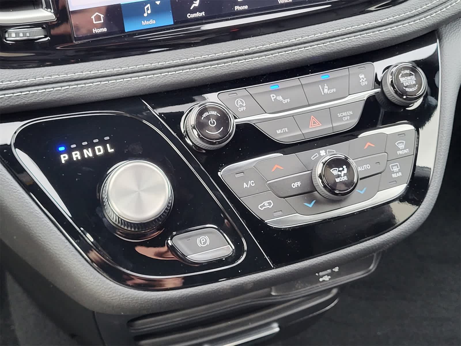 Thumbnail: 2026 Chrysler Pacifica - 11