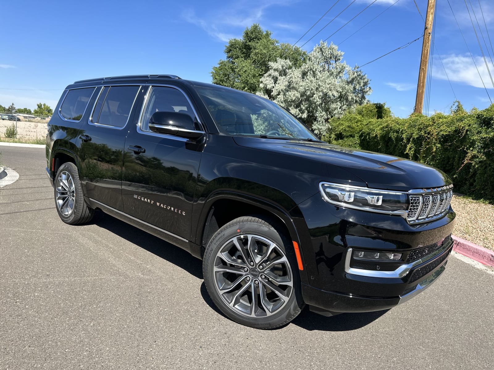 2023 Jeep Grand Wagoneer Series III 31