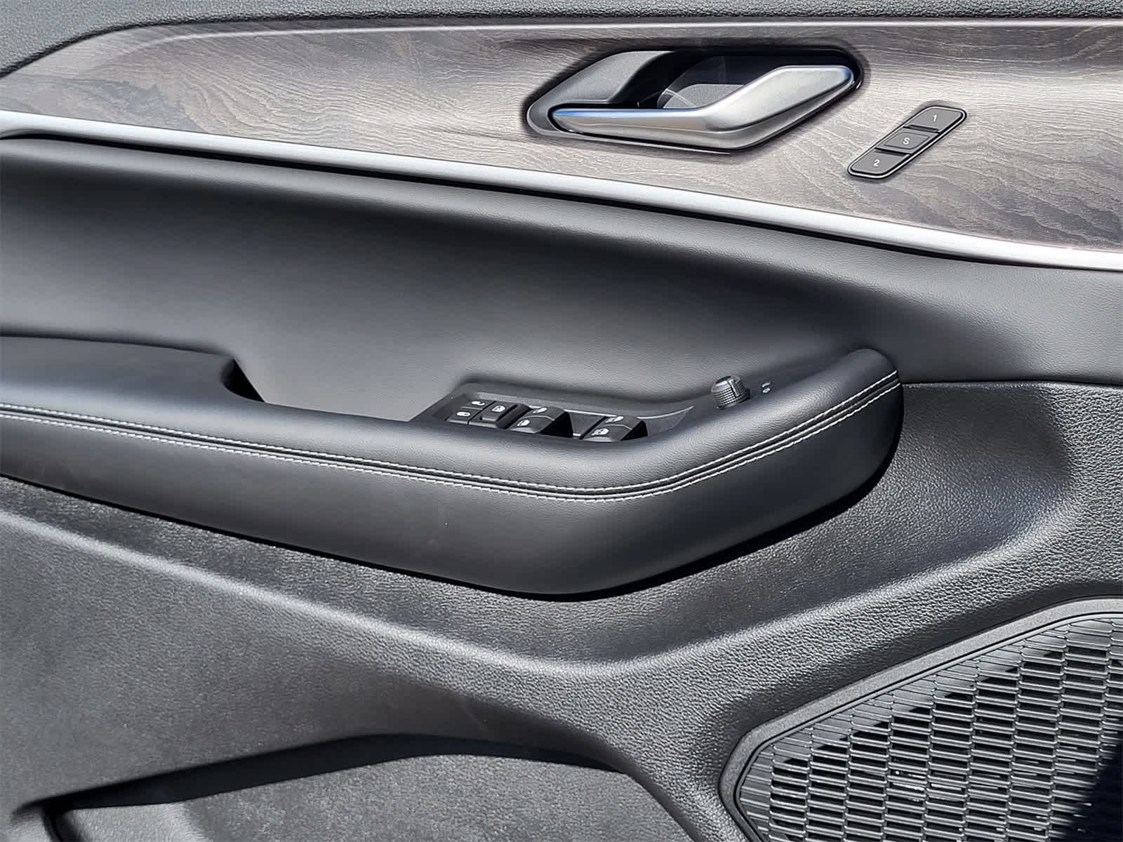 Thumbnail: 2025 Jeep Grand Cherokee L - 16