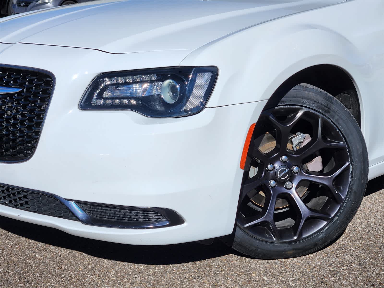 Thumbnail: 2019 Chrysler 300 - 2