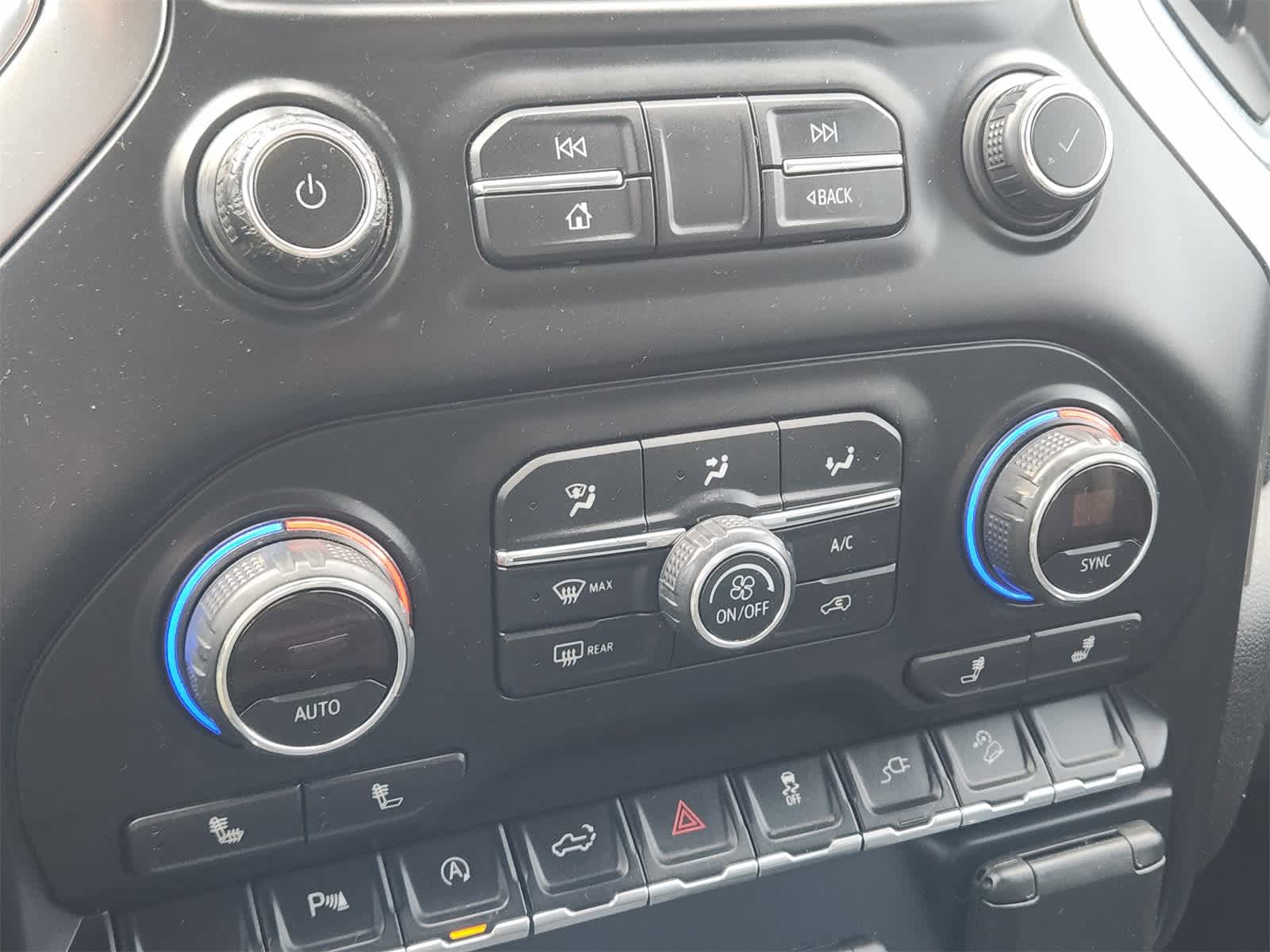 Thumbnail: 2019 Chevrolet Silverado 1500 - 19