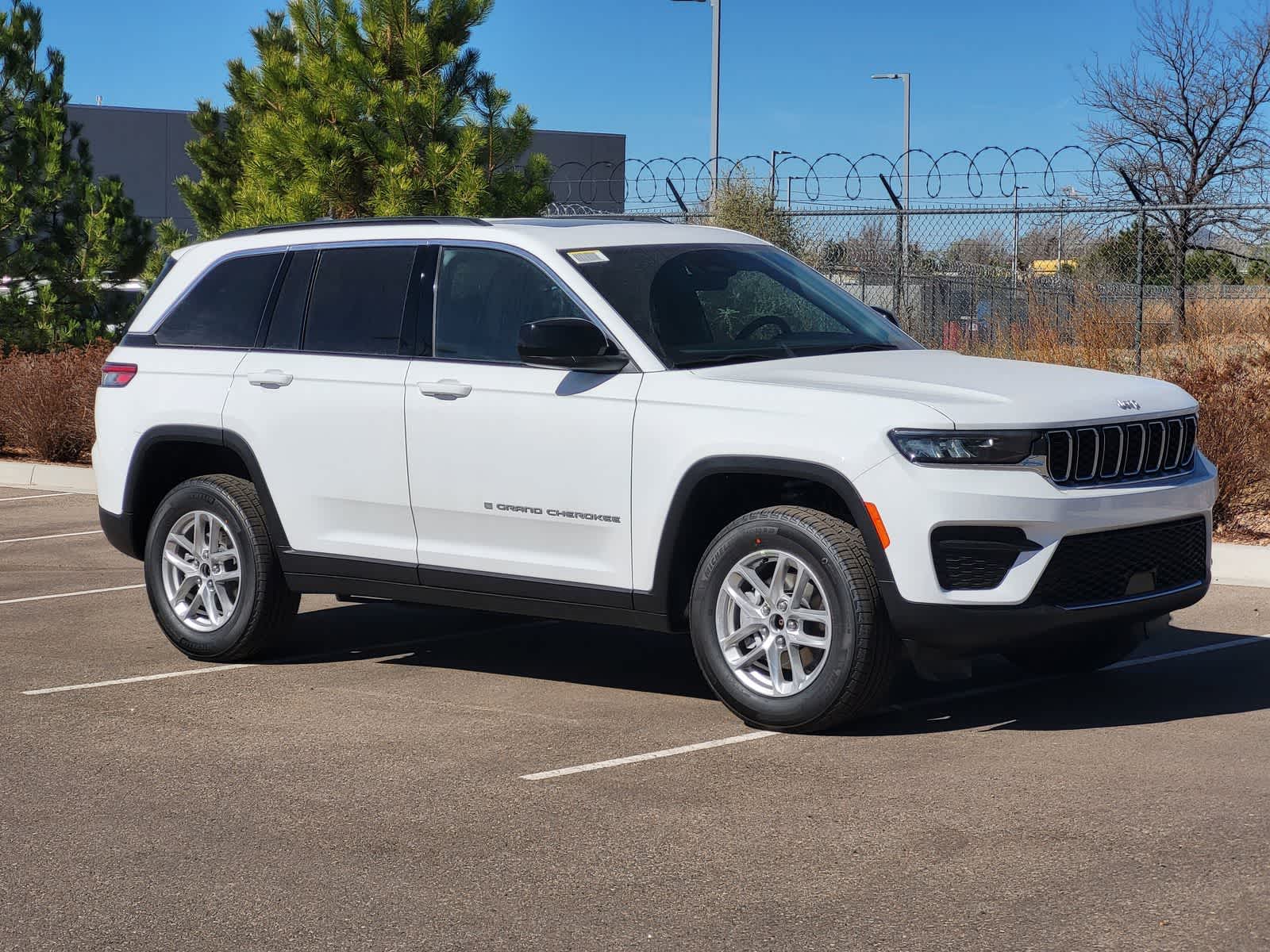 Thumbnail: 2026 Jeep Grand Cherokee - 3