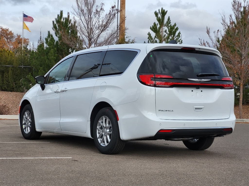 New 2026 Chrysler Pacifica Select Passenger Van