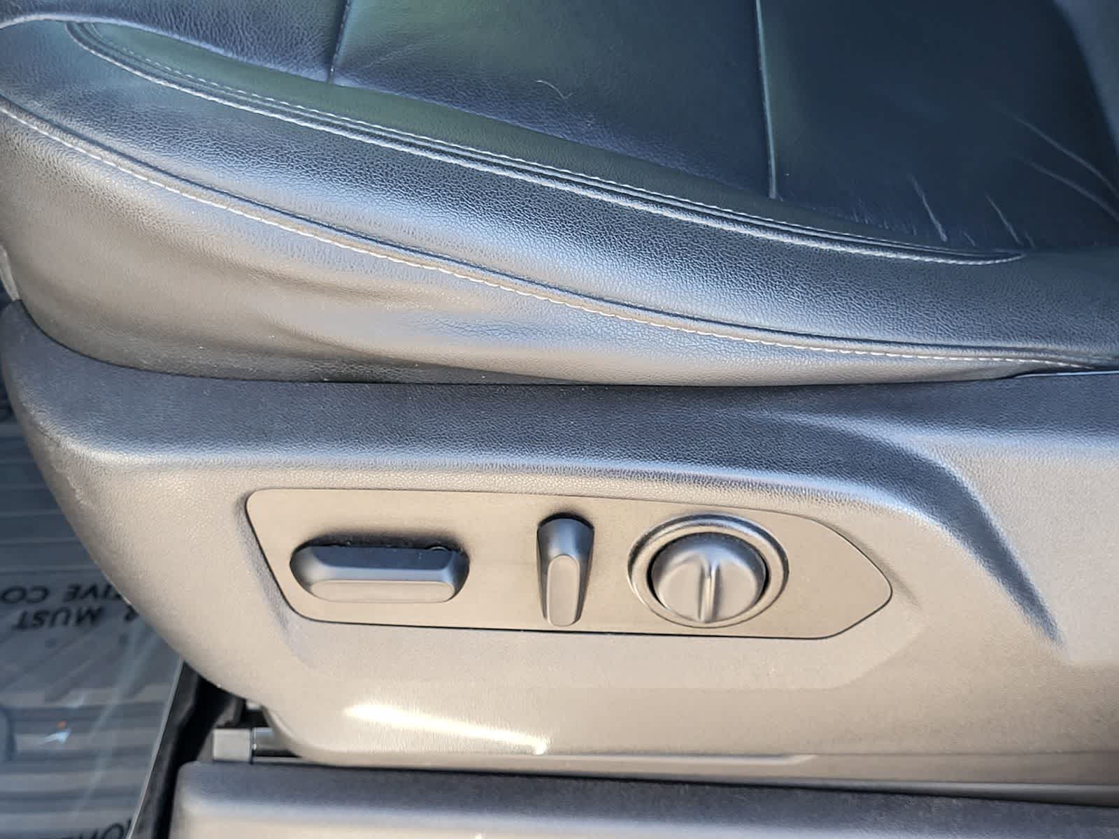 Thumbnail: 2021 Chevrolet Silverado 1500 - 12