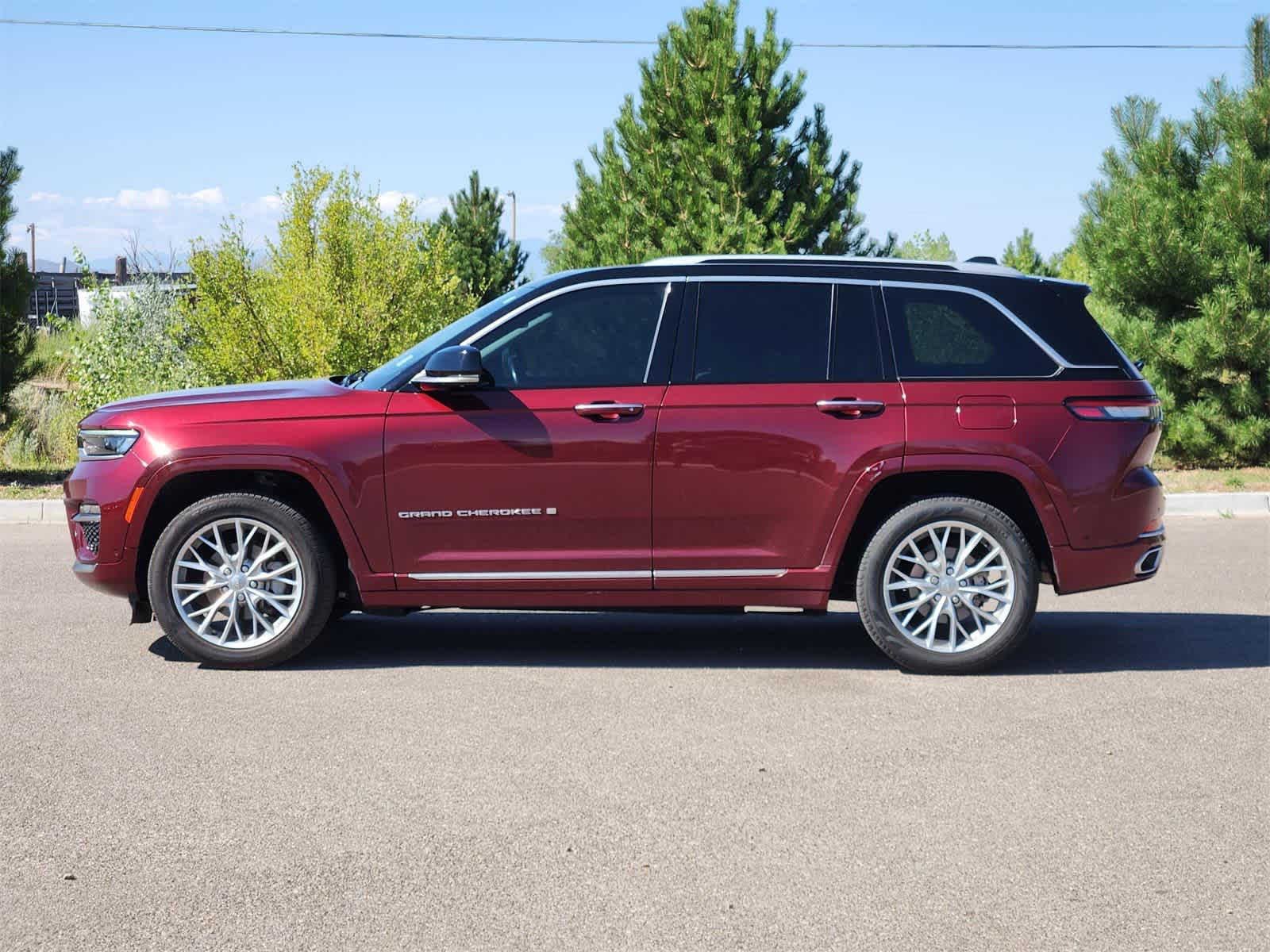 Thumbnail: 2022 Jeep Grand Cherokee - 4