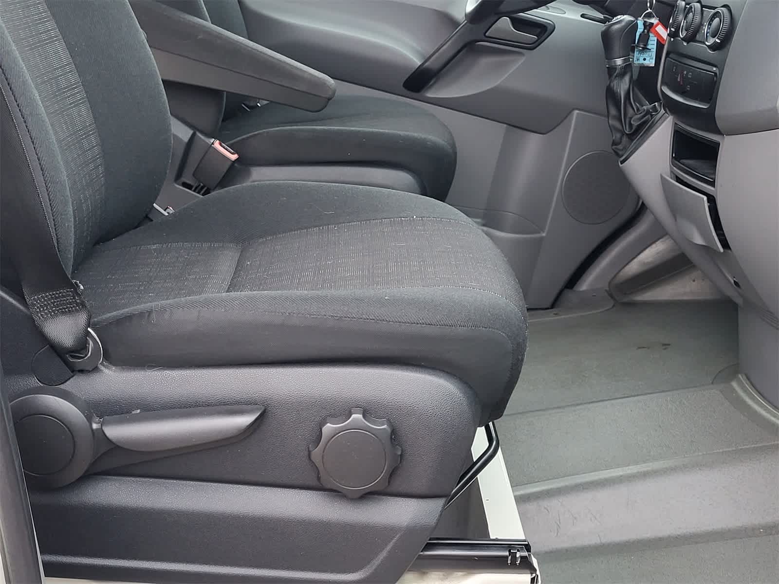 Thumbnail: 2015 Mercedes-Benz Sprinter - 27