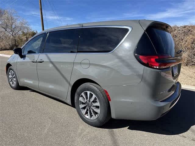 Thumbnail: 2025 Chrysler Pacifica - 12