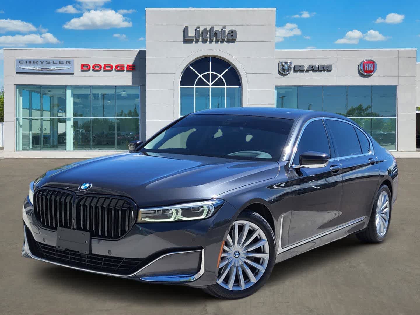 2022 BMW 7 Series 740i's photo