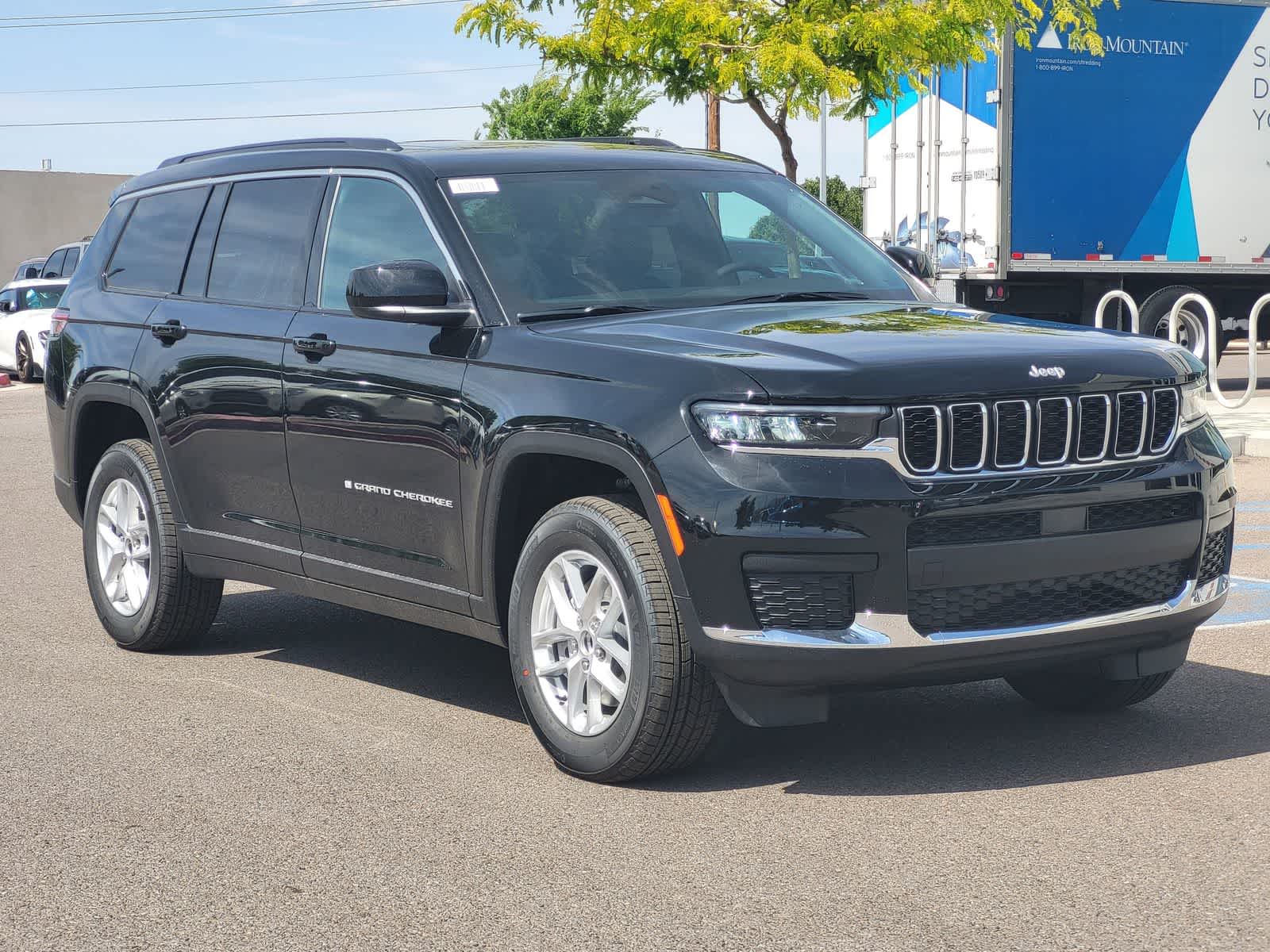 Thumbnail: 2026 Jeep Grand Cherokee L - 3