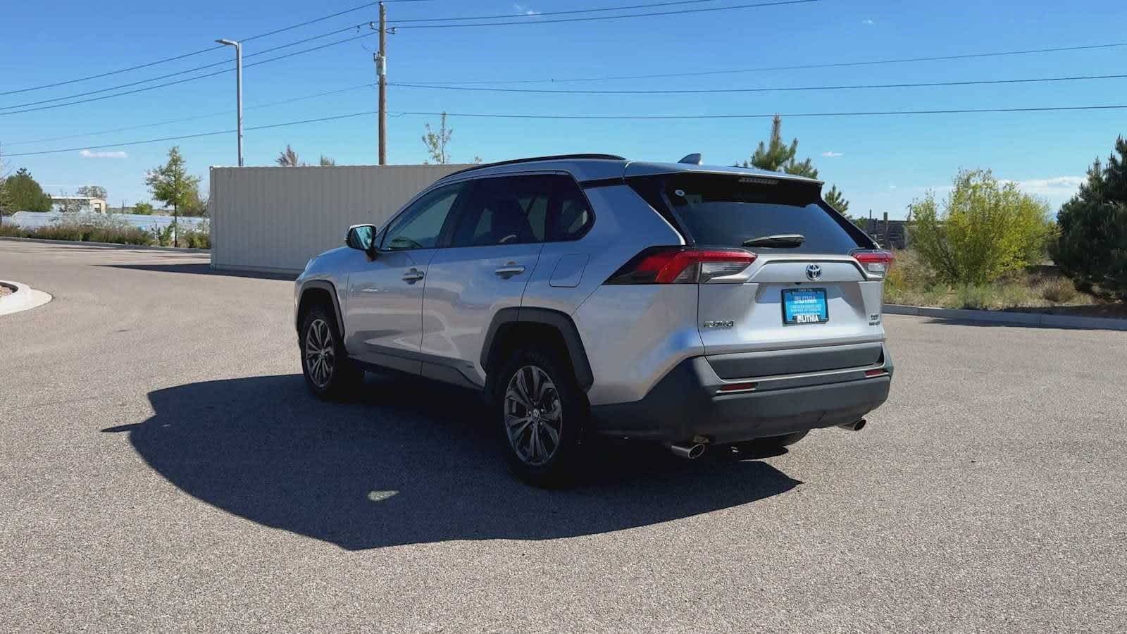 Thumbnail: 2022 Toyota RAV4 - 6