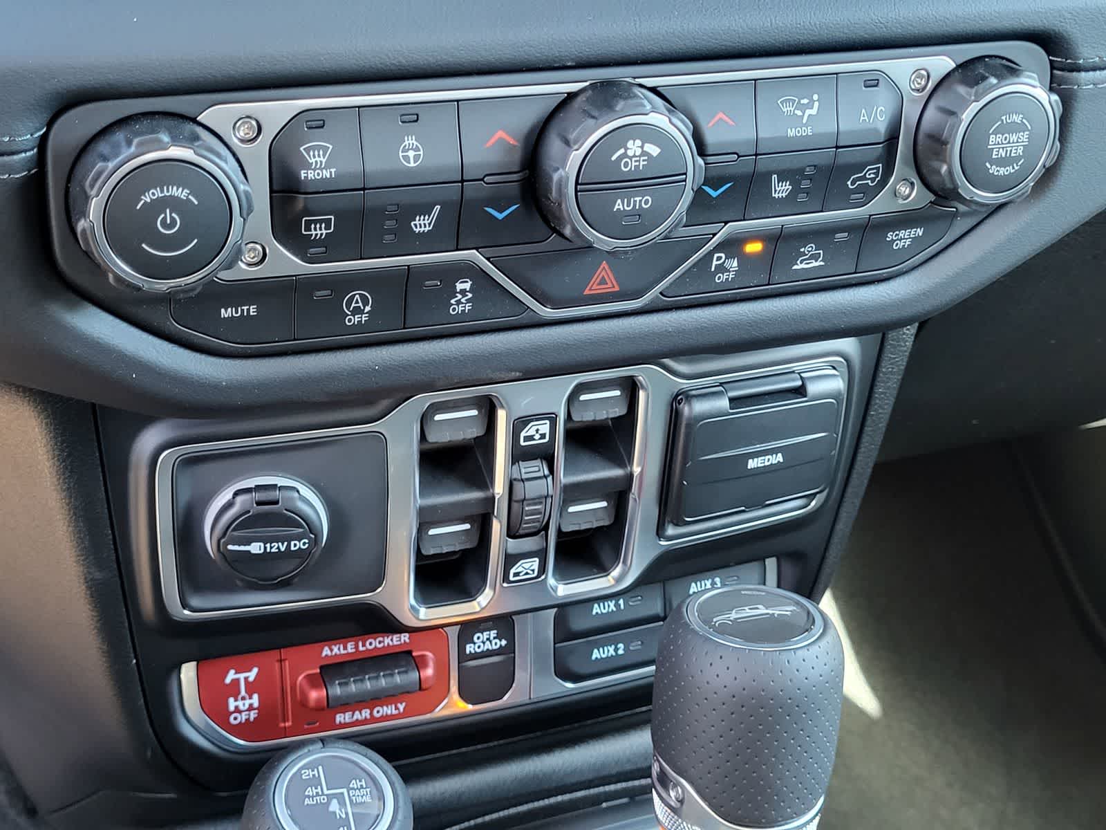 Thumbnail: 2026 Jeep Gladiator - 18