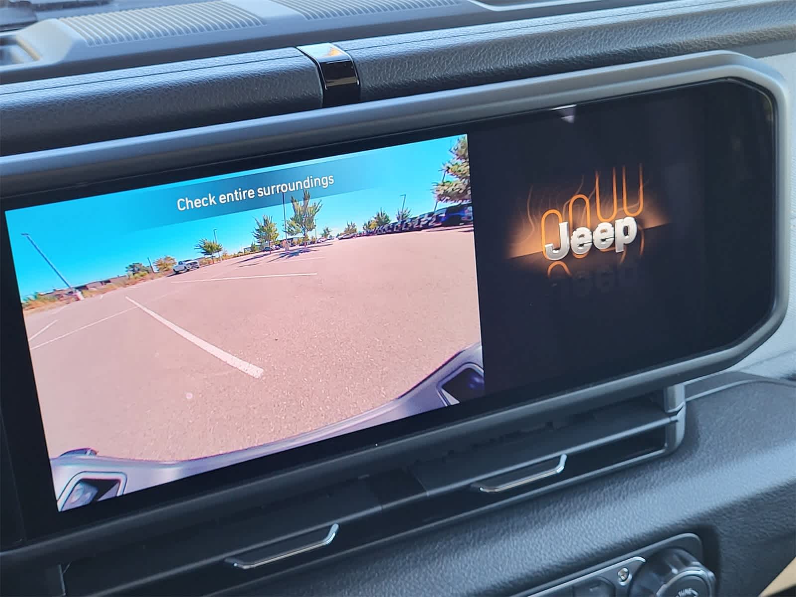 Thumbnail: 2025 Jeep Gladiator - 11