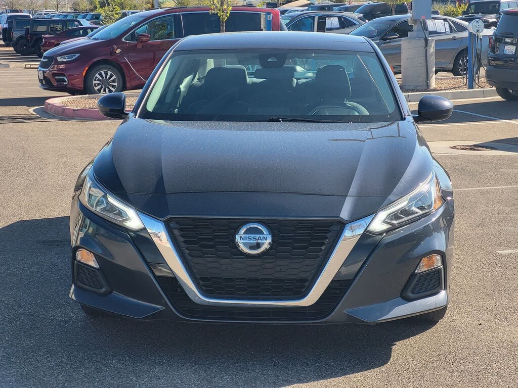 Nissan Altima 2.5 SV Sedán de 2022 de segunda mano