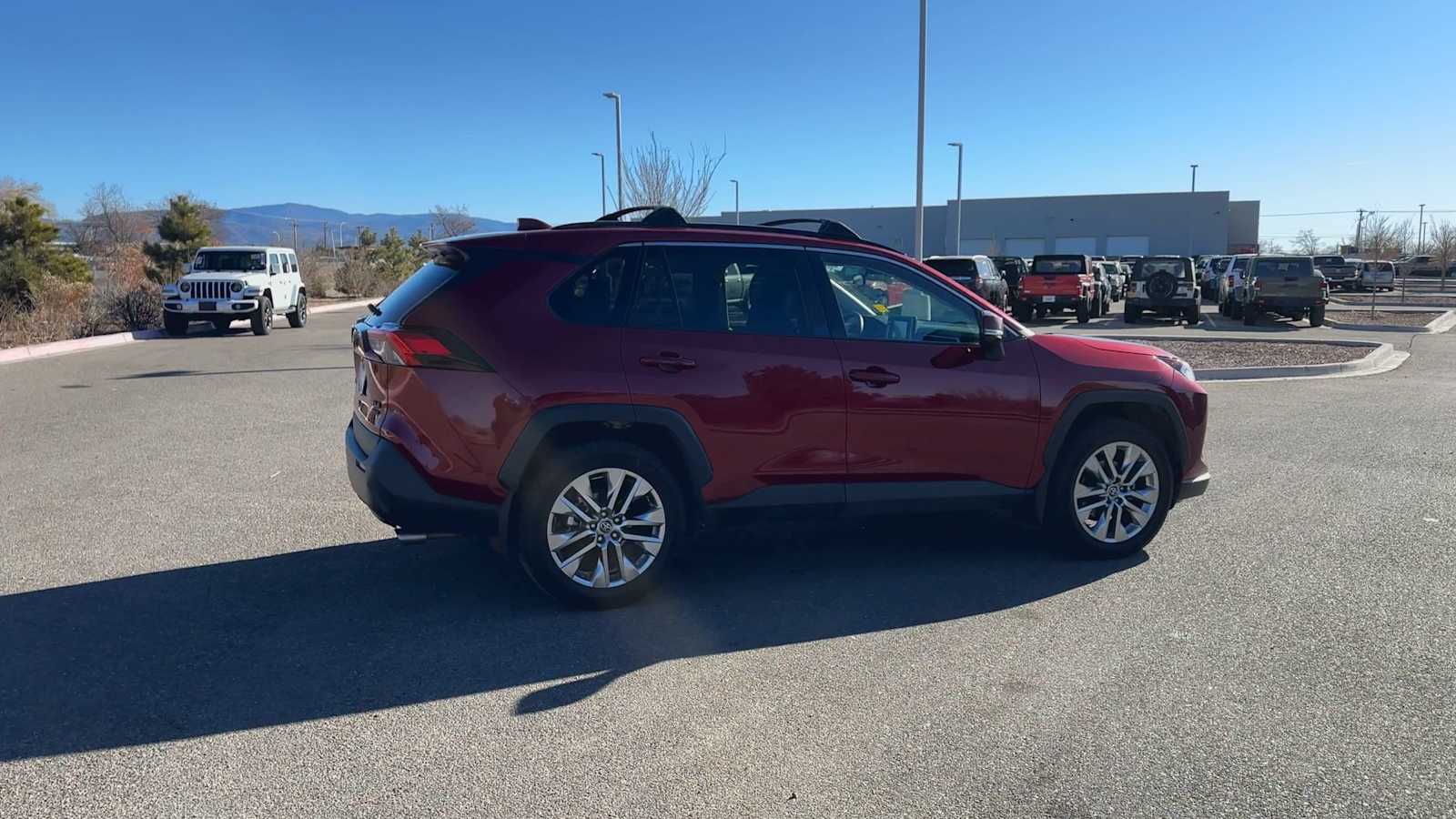 Thumbnail: 2020 Toyota RAV4 - 8