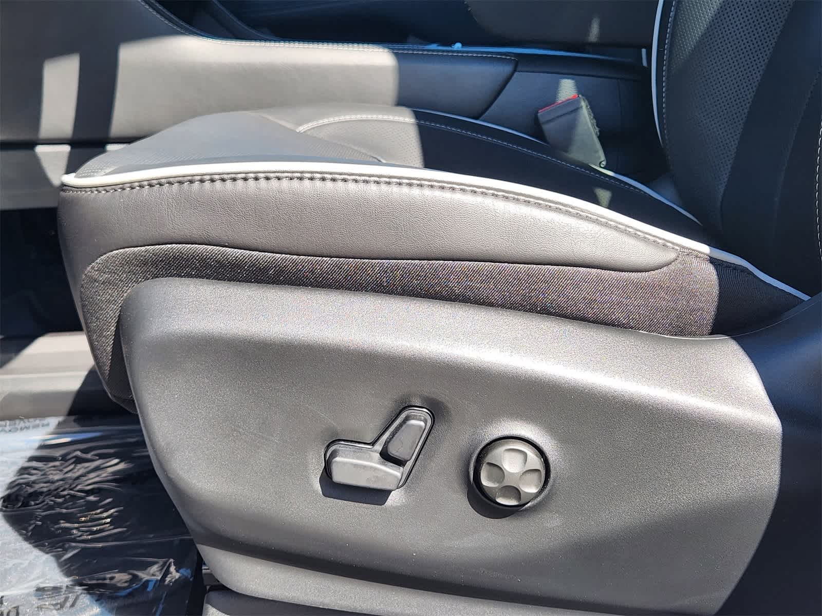 Thumbnail: 2026 Chrysler Pacifica - 12