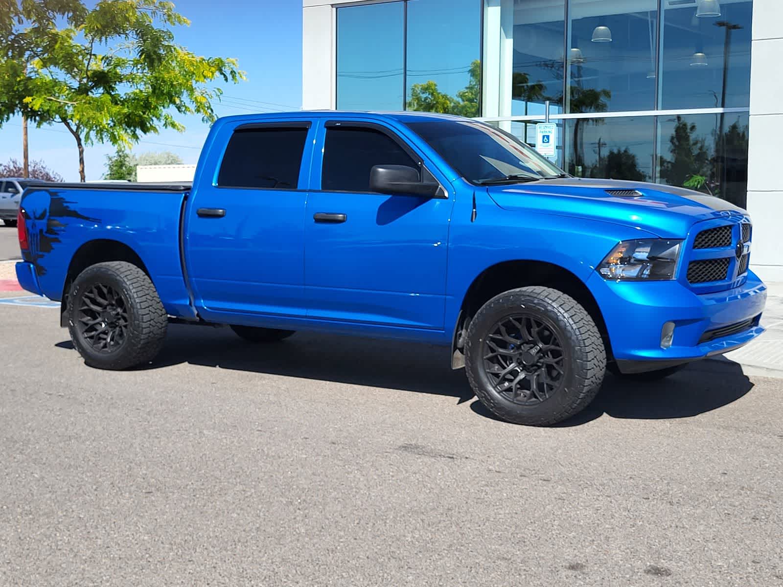 Thumbnail: 2019 RAM 1500 Classic - 3