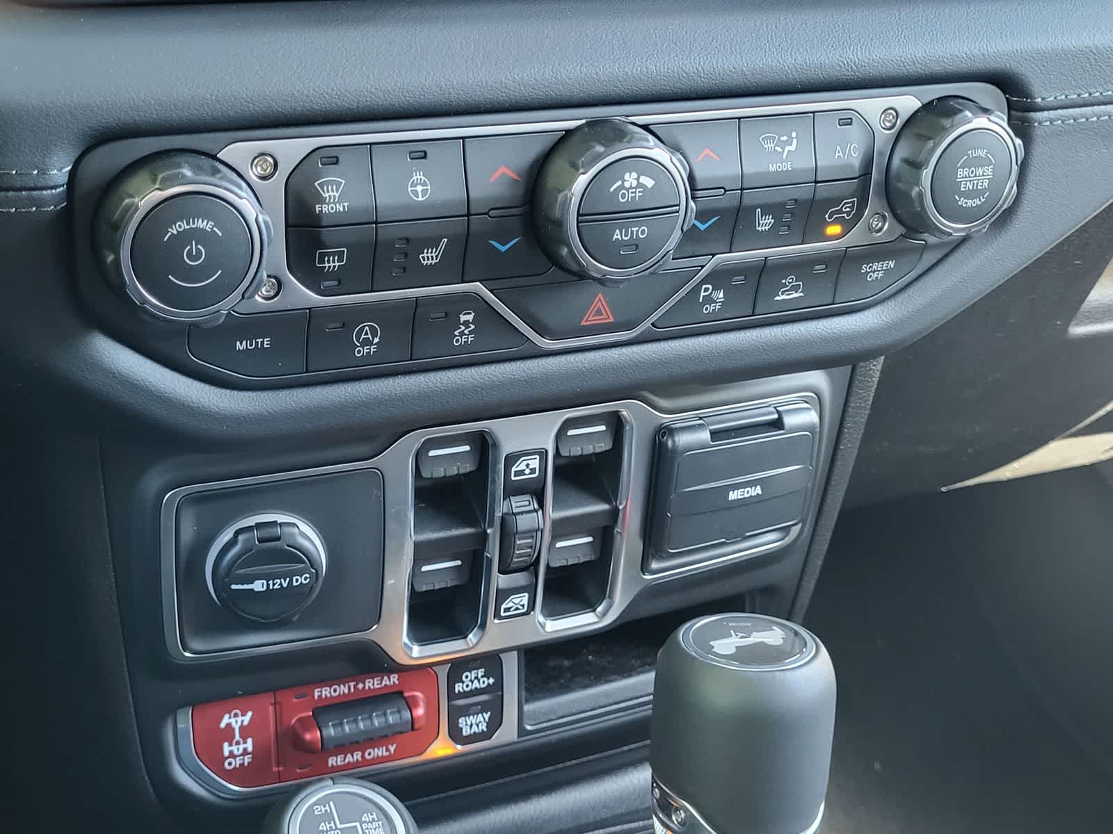 Thumbnail: 2026 Jeep Wrangler - 17