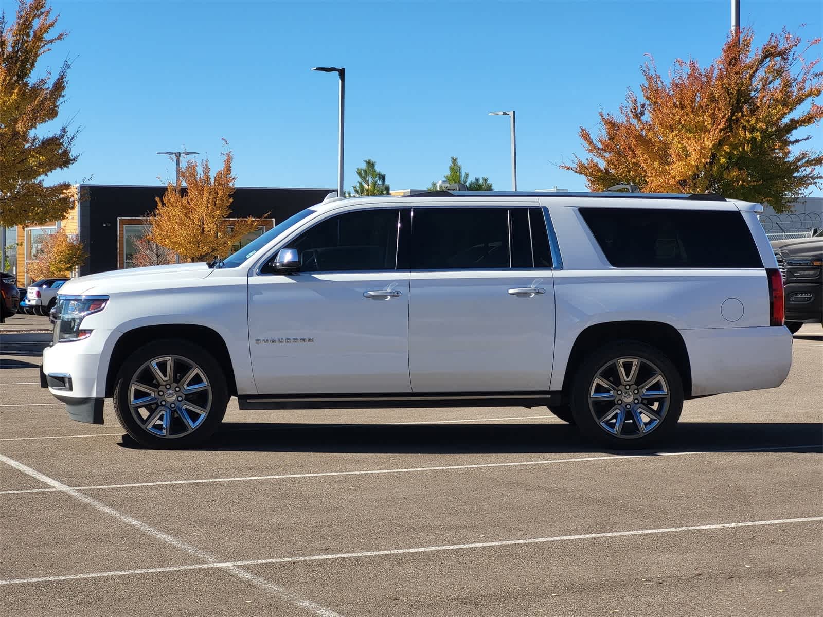 2018 Chevrolet Suburban Premier photo 3