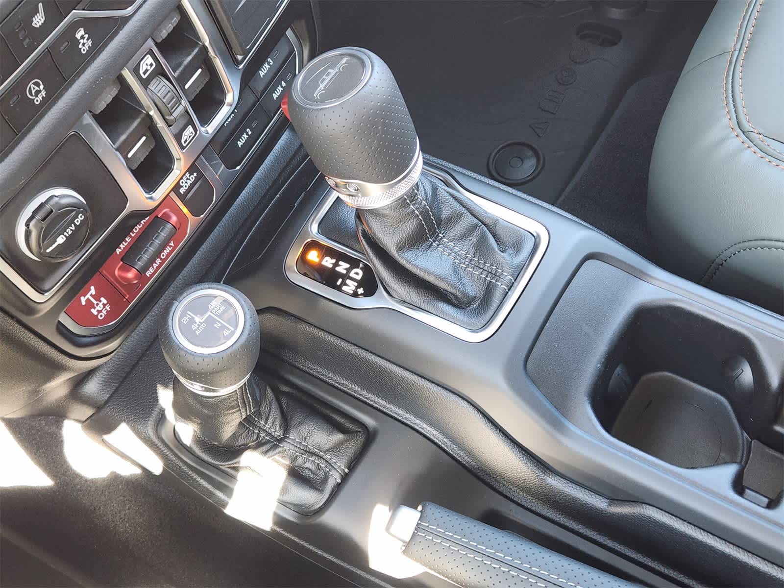 Thumbnail: 2025 Jeep Gladiator - 19