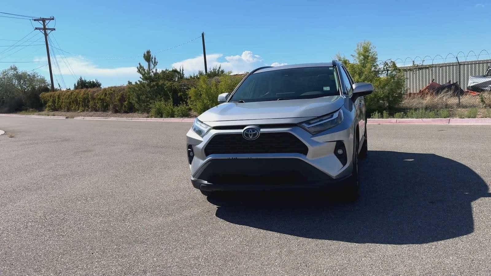 Thumbnail: 2022 Toyota RAV4 - 3