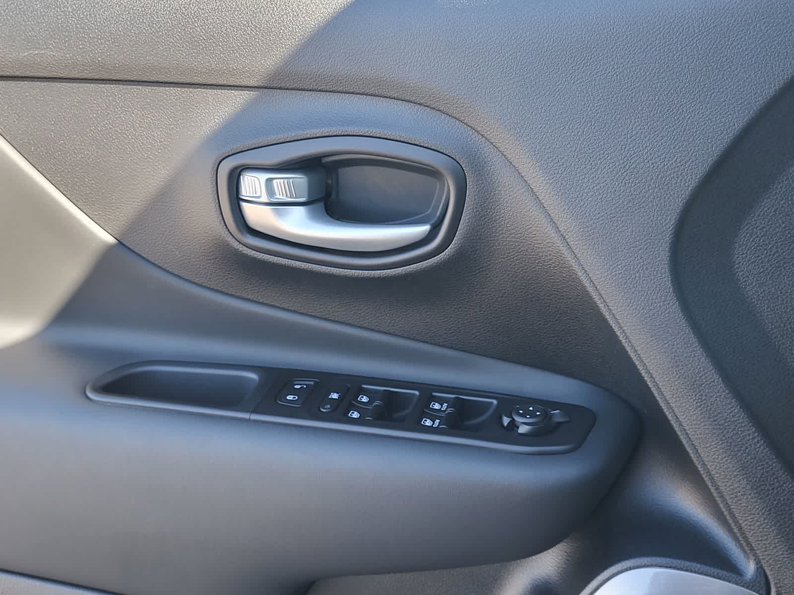 Thumbnail: 2023 Jeep Renegade - 15