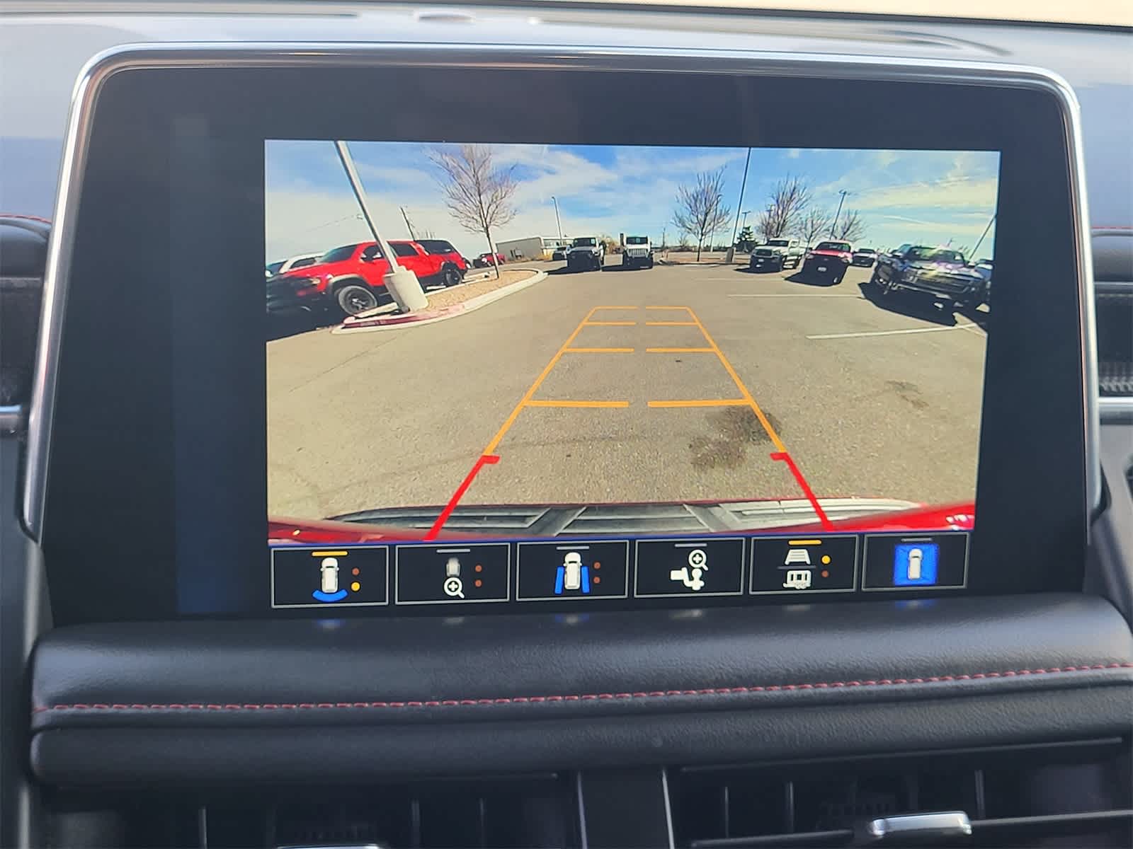 Thumbnail: 2022 Chevrolet Suburban - 21