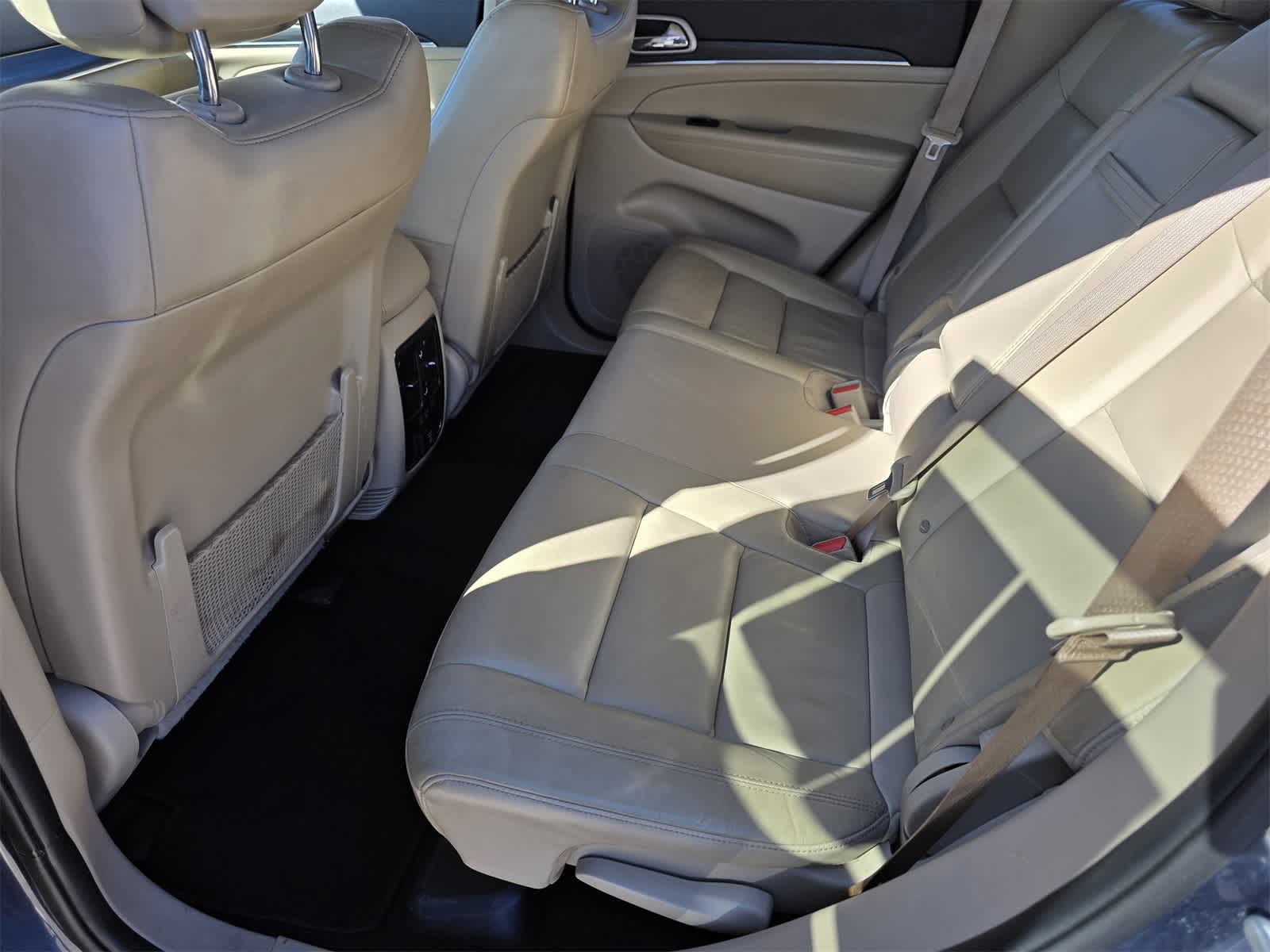 Thumbnail: 2021 Jeep Grand Cherokee - 30