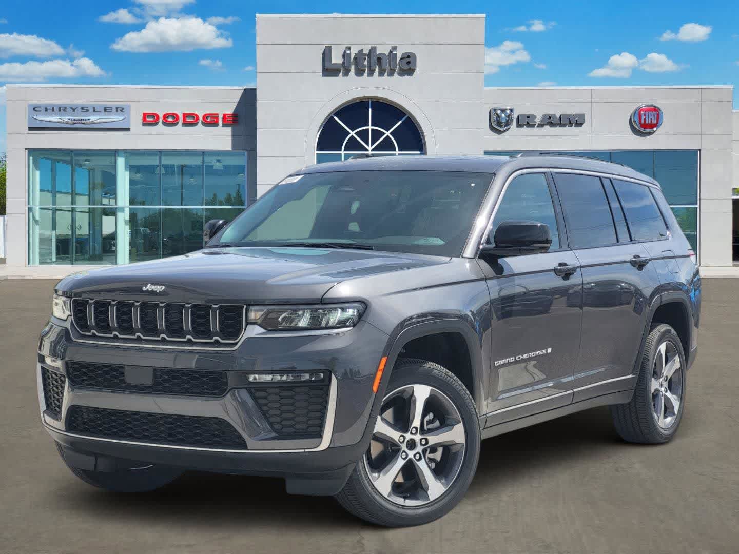 2026 Jeep Grand Cherokee L Limited 4x4's photo