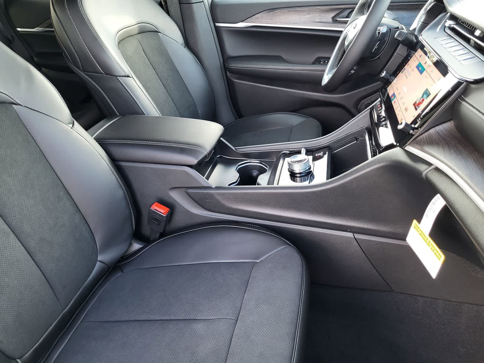 Thumbnail: 2026 Jeep Grand Cherokee - 10