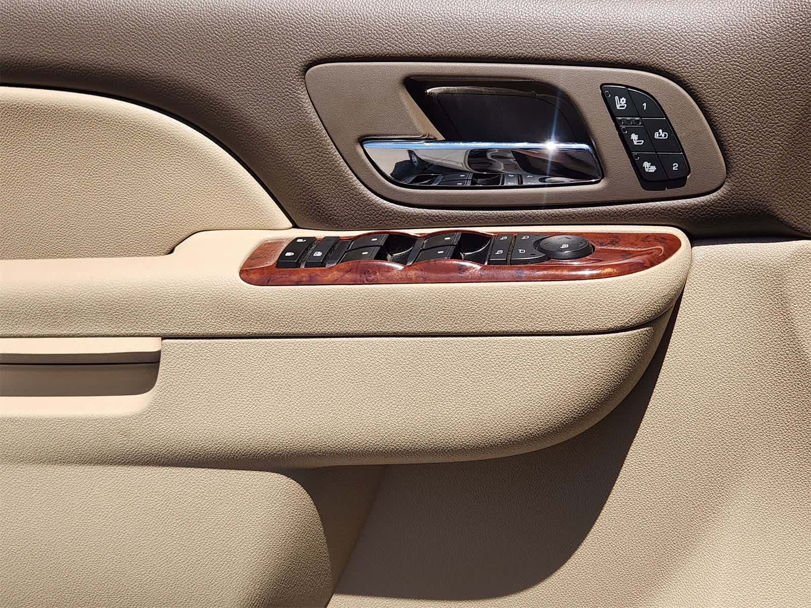 Thumbnail: 2011 Chevrolet Avalanche 1500 - 24