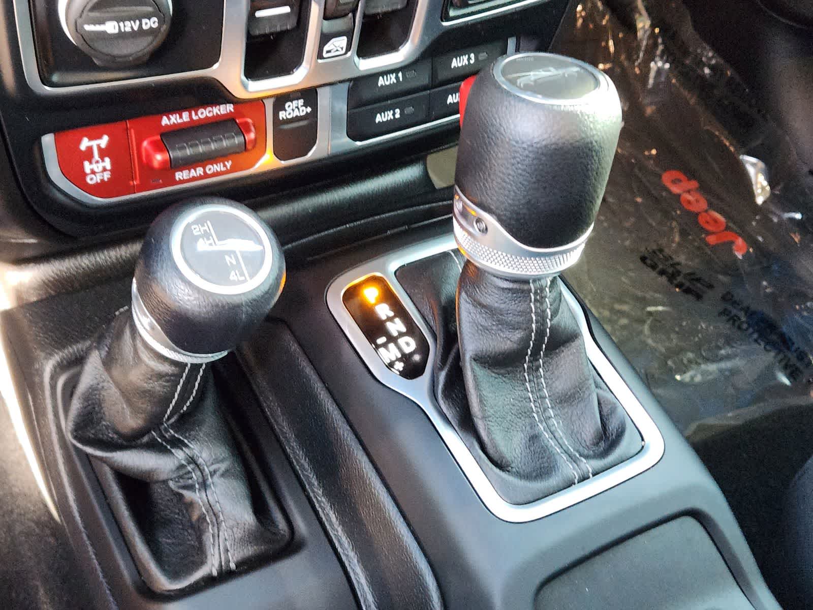 Thumbnail: 2024 Jeep Gladiator - 24